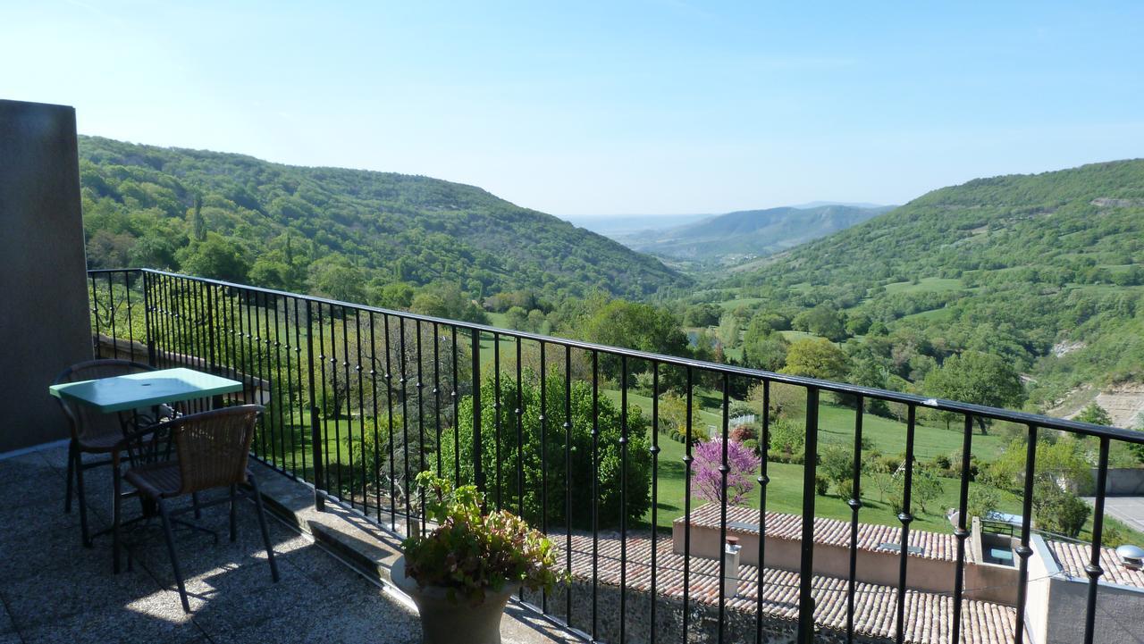 Logis Hotel-Restaurant La Mere Biquette Saint-Pons  外观 照片